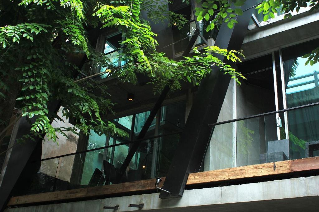 Thrive The Hostel : Patpong By The Belle Bangkok Exterior photo